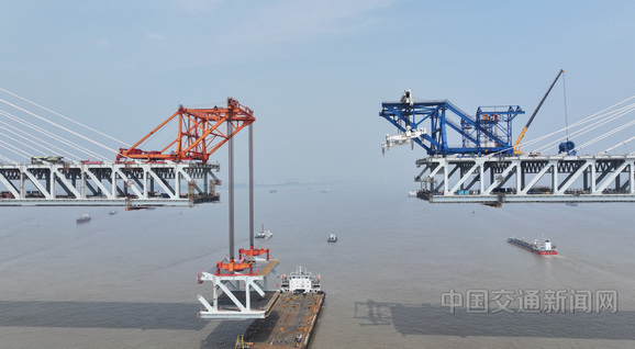 常泰长江大桥常州侧主体工程完工