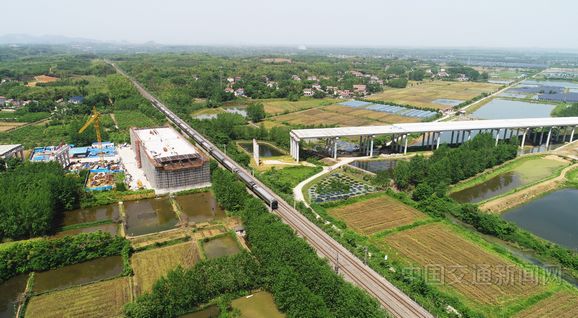 107国道湖北咸安绕城段项目加紧施工
