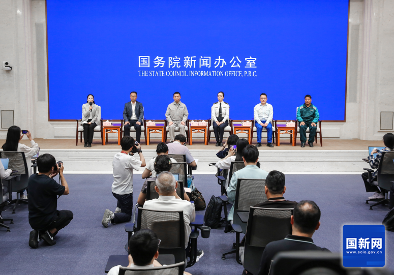国新办举行“新征程上的奋斗者”中外记者见面会 围绕“加快建设交通强国 勇当开路先锋”与中外记者见面交流