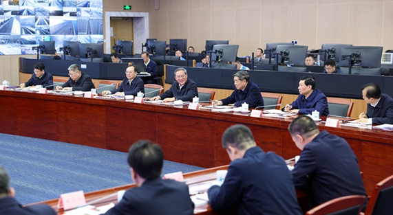 李强在交通运输部检查指导春运工作时强调：确保群众出行平安顺利物流运输畅通高效