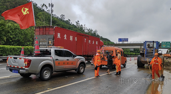 与风竞速 同雨赛跑 福建交通有力有效防御“杜苏芮”