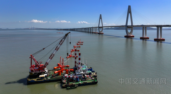 浙江舟岱大桥南通航孔桥安装防船舶撞击系统，切实保障桥区水域通航安全