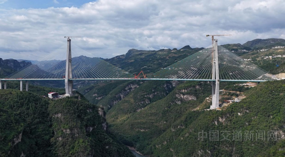 贵金高速公路古金赤水河大桥顺利合龙