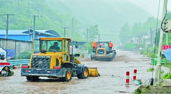 雨中抢通