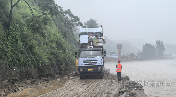 北京市交通运输部门全力抢通保畅受降雨影响路段