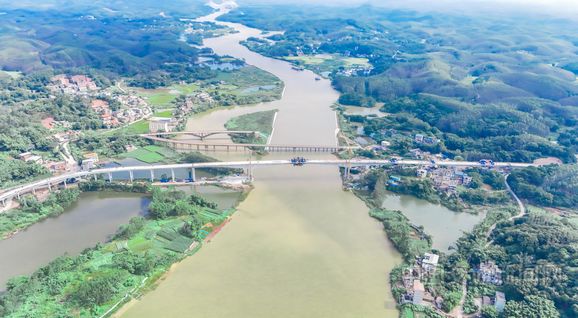 平陆运河三阳大桥全桥合龙