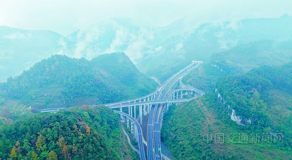 渝湘复线高速预计本月全线通车