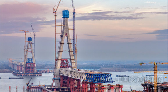 安徽池州长江公铁大桥二标段主体工程已完成80%